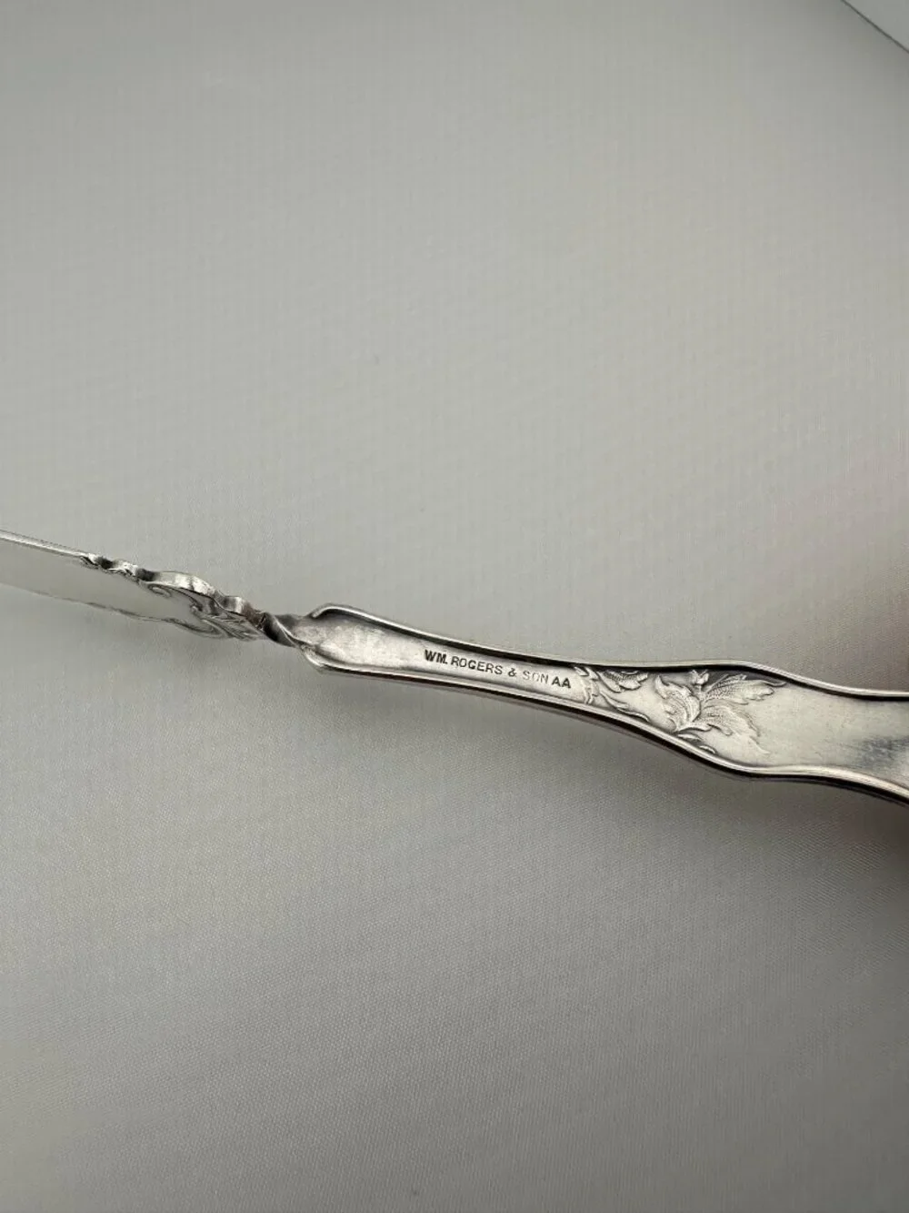 Wm Rogers & Son AA Double Daisy circa 1910 Silverplate Master Butter Knife Antiq